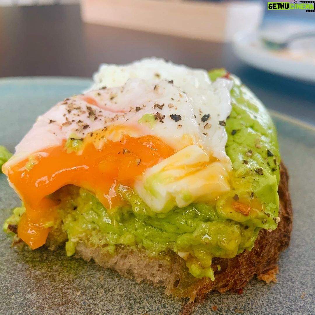 Joey King Instagram - Doing unnecessary things while awaiting election results, like making avocado mousse, piping it onto sourdough bread & loving every minute of itπ₯ππ³