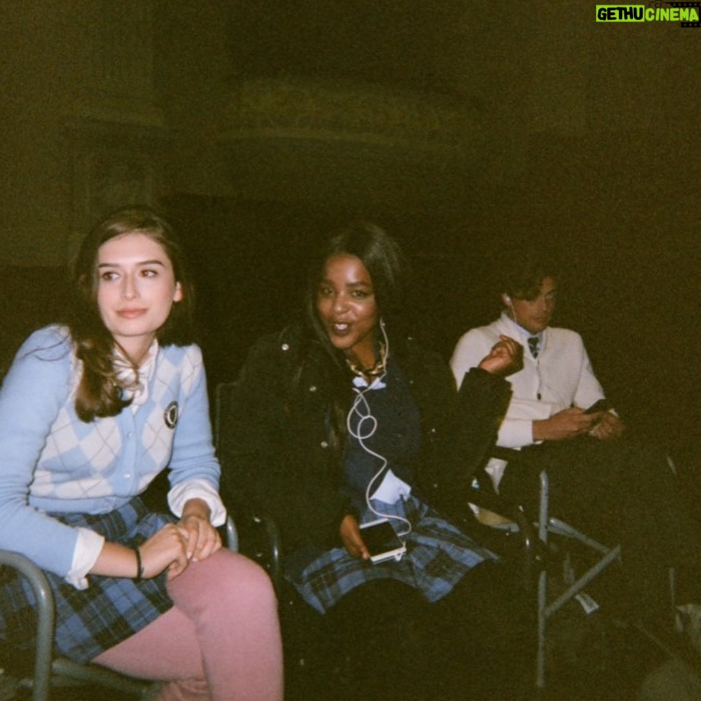 Joey King Instagram - 10 photos of what the inside of my heart looks like. The Kissing Booth 2 is streaming now on Netlfix. 📸 : @kellylamorwilson Cape Town, South Africa