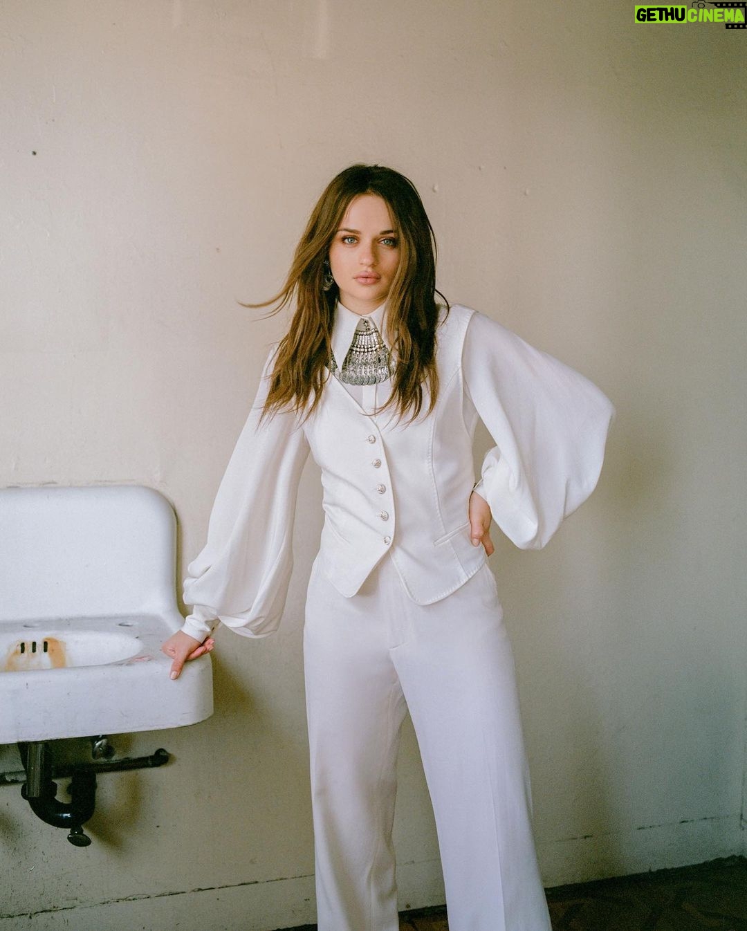 Joey King Instagram - In Style Mexico cover out now. A shoot accomplished by social distancing was quite an interesting and exciting day. Thank you so much for having me❤️ @instylemexico