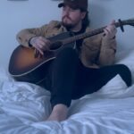 Joffrey Charles Instagram - Aimeriez-vous une session live @offrecordsessions de the beginning bientot ? 😏 -Chuck Montreal, Quebec
