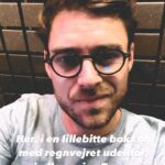Johannes Nymark Instagram – Lydbogsindlæsning i regnvejr 😍 #lydbog #yafiction #audiobook #actor #voiceactor