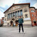 Johannes Nymark Instagram - Jeg er den stolteste onkel i dag.. Skal se min 9-årige nevø, Axel på scenen i Melancholia på Aarhus Teater om lidt. Samme scene, som dannede ramme om mit allerførste møde med teater og skuespil. Axel mener også selv, at han holder en familietradition i gang🤩😅#melancholia @aarhusteater
