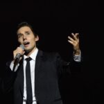 Johannes Nymark Instagram - I aften har vi endelig premiere på JERSEY BOYS. Den har været længe under vejs, men nu er vi her. Det eneste gode ved corona-udsættelsen er, at vi fire fik tid og oplevelser sammen - vi var blandt andet i NYC og London sammen, og det er bare pisse fedt at stå på scenen med jer: @mikkelhoe @s_rentorpegaardlund @jesperpaasch Og sammen med et virkelig stærkt ensemble også. Måske du skulle lægge vejen forbi Tivoli snart??:) Vi spiller ikke længe❤️ @lionmusicals #jerseyboys