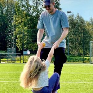 Johannes Nymark Instagram - 9 år i dag❤️ Jeg er taknemmelig hver eneste dag for, at du er vores datter🥹🥰