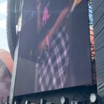 Johannes Nymark Instagram - Total lykkedag på @roskildefestival i går. Perfekt vejr og de dejligste venner, hvor flere af dem selvfølgelig lige optrådte på de to største scener. Jeg elsker, når jeg oprigtigt bliver stolt af mennesker, jeg kender 🧡 @idacorr @nicolaiachton @clarasofiedk. Jeg skal helt sikker på Roskilde igen næste år. TAK. Roskilde Festival