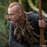 John Bell Instagram - 🫶🏻 Shé:kon Outlander fans 🫶🏻 Can’t wait for you all to meet some brand new faces ( finally!!! ) in episode 4. Watch an all new episode of #Outlander now on the STARZ App in the USA 🇺🇸 and LIONSGATE+ in the UK 🇬🇧 @outlander_starz @STARZ @lionsgateplusuk