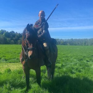 John Bell Instagram - 🚨 Outlander WRAPPED 🚨

Bit late to the party, but as you are all aware now we have officially wrapped on Outlander Season 6! Despite all of the challenges thrown our way we have made it to the end and I couldn’t be prouder of the results. Masks were worn, tears were shed, and Sassenachs got sassy

Thank-you to my amazing cast mates and our incredible crew for an unforgettable season. 

To the fans, watch out! Young Ian and Rollo’s adventures are well on their way to your 📺

🐺🏹✨🥃