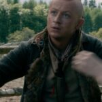 John Bell Instagram - Nothing like a near-death experience to make you miss your family! Here’s a sneak peek at tomorrow’s new episode of #Outlander