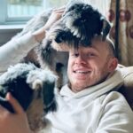 John Bell Instagram - Schnauzers & Schmiles 💕🐶✨