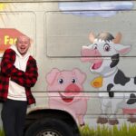 John Bell Instagram - 🐷👨🏼‍🌾🐮 Liverpool