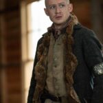 John Bell Instagram - Have you all caught up on @outlander_starz season 6 so far? Who’s looking forward to the finale this Sunday!?