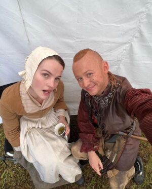 John Bell Instagram - Oh y’all wanted a season 7 part 1 behind the scenes Young Ian edition photo dump??? 😱

Well let me see what I can find… 🤔

(Swipe for beardy Ian) 🐺🏹