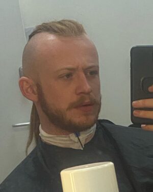 John Bell Instagram - Oh y’all wanted a season 7 part 1 behind the scenes Young Ian edition photo dump??? 😱

Well let me see what I can find… 🤔

(Swipe for beardy Ian) 🐺🏹