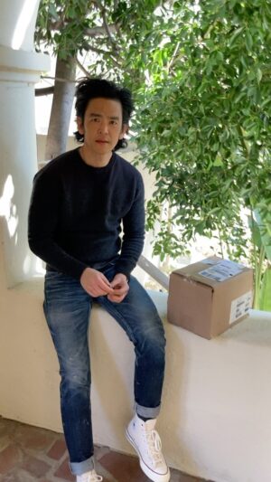 John Cho Instagram - “What’s in the box?!!?”

#johnchotroublemaker