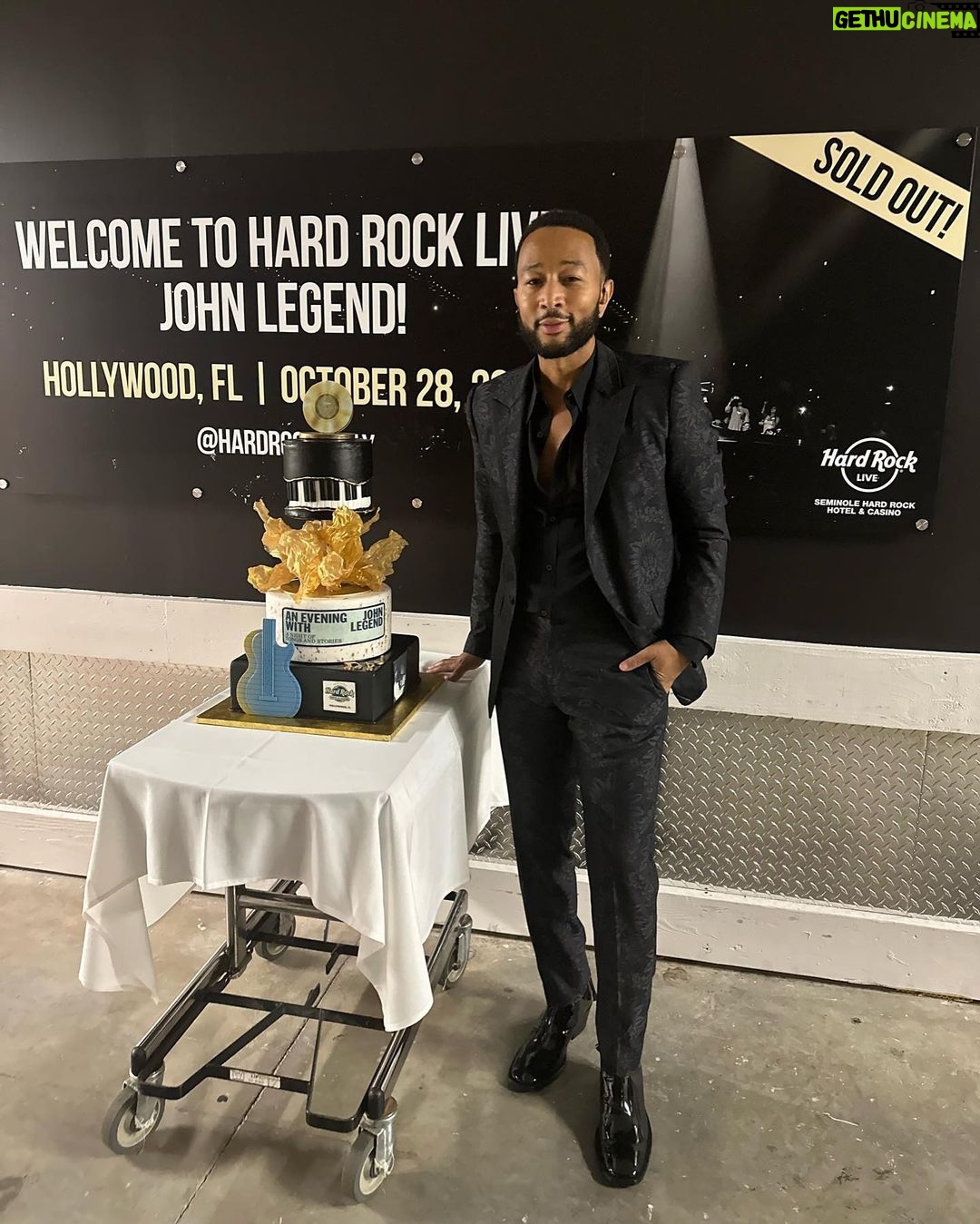 John Legend Instagram - Left Florida feeling elated from our two beautiful evenings together! It was a pleasure spending the weekend with you, @hardrockholly and @hardrocktampa!