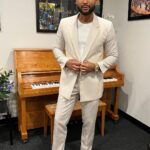 John Legend Instagram - Chicago, I had to show up for you since you braved the elements for me! Thank you for two beautiful nights at the @raviniafestival!