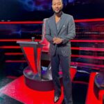 John Legend Instagram - Suited and booted in @fendi tonight. @nbcthevoice #VoiceLives #TeamLegend