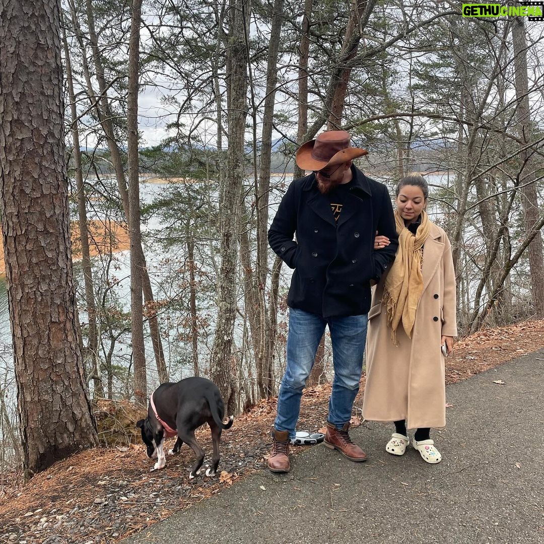 Johnny Eblen Instagram - Happy Holidays y’all 🤠 Blue Ridge, Georgia