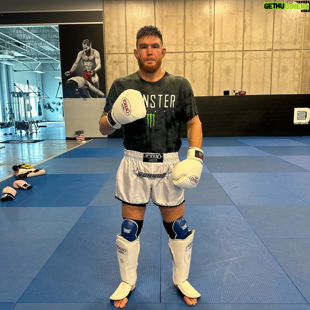 Johnny Eblen Instagram - 10 rounds of sparring in the 📚 Today was a good day Champ shit, let’s go!