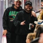 Johnny Manziel Instagram - @jmanziel2, @skeez, and @alwayshockey in the house tonight! 🤩 Mullett Arena