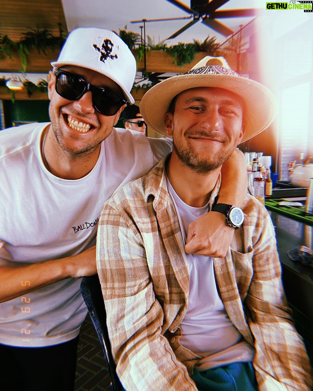 Johnny Manziel Instagram - Chuuu doinnnn #LifeIsGoooood