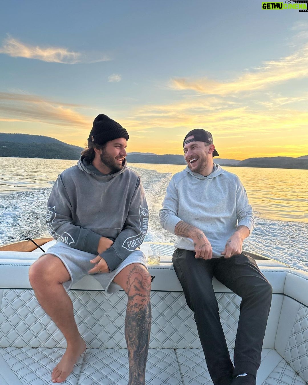 Johnny Manziel Instagram - The good life 🤙🏼 Idaho