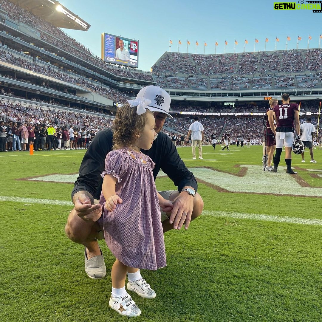 Johnny Manziel Instagram - 👍🏼 Kyle Field