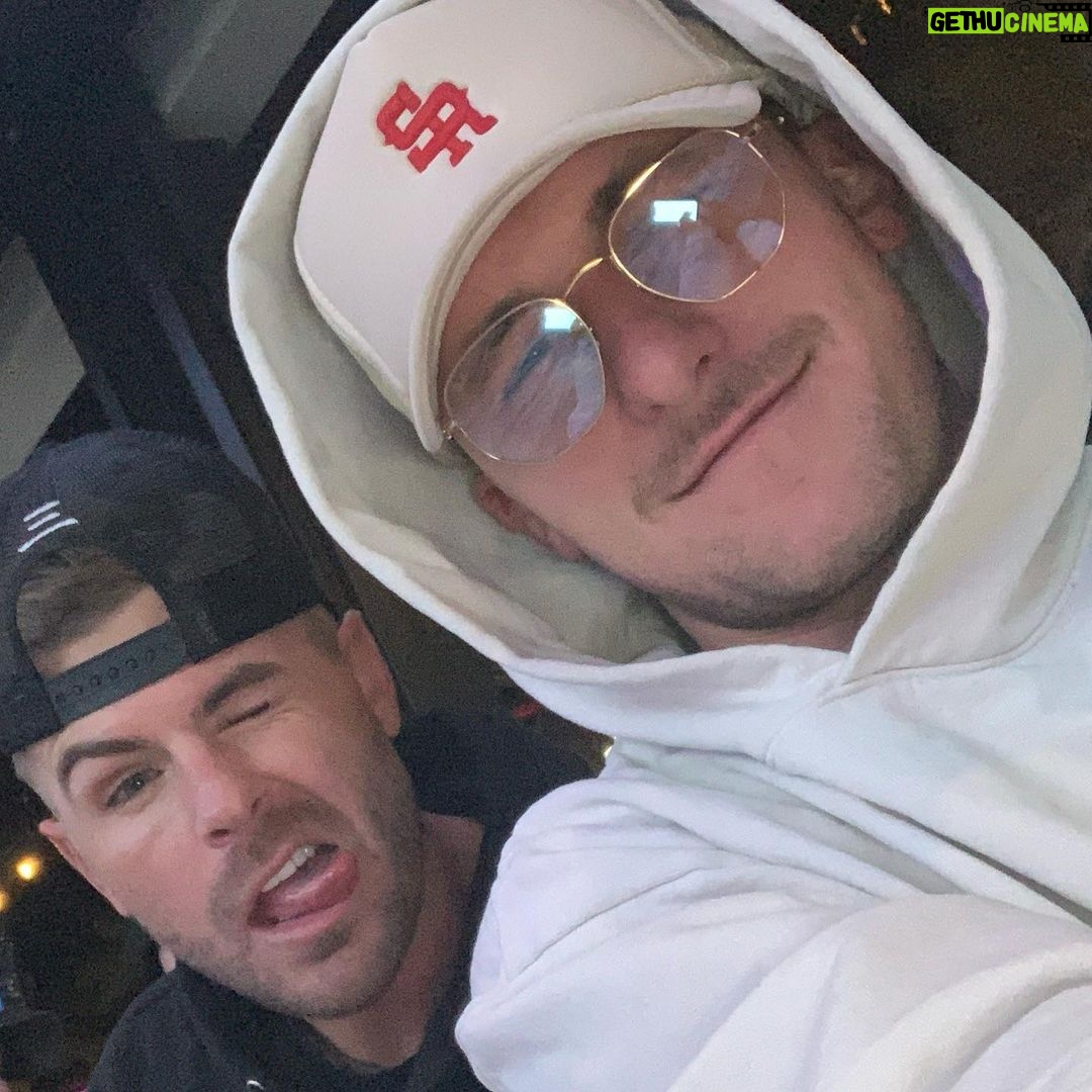 Johnny Manziel Instagram - What a year...Keep the vibes tight and keep it light Scottsdale, Arizona