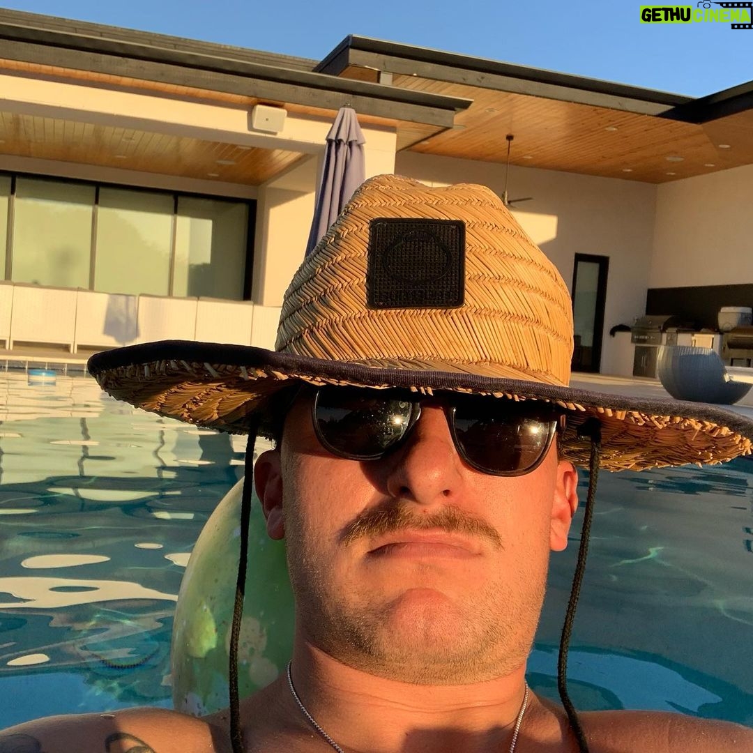 Johnny Manziel Instagram - What a year...Keep the vibes tight and keep it light Scottsdale, Arizona
