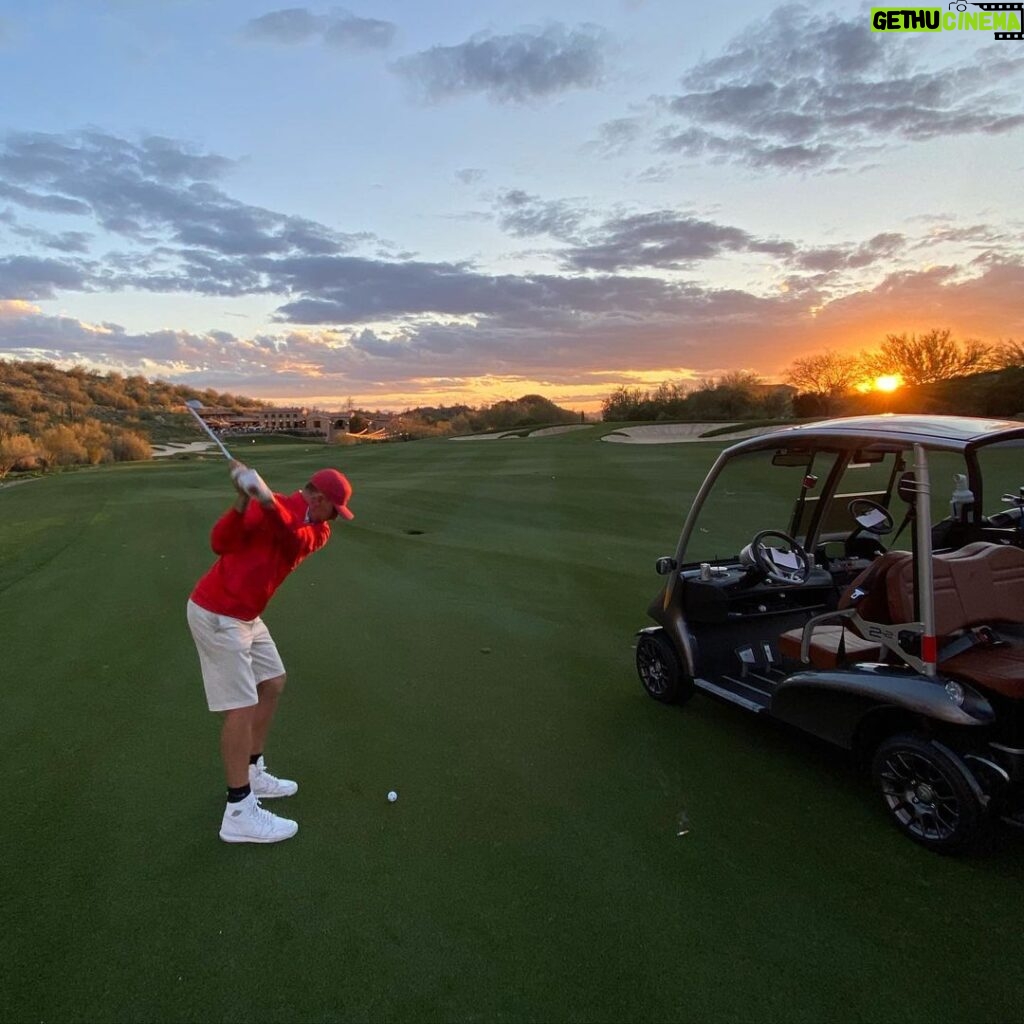 Johnny Manziel Instagram - I could get used to this Silverleaf Country Club