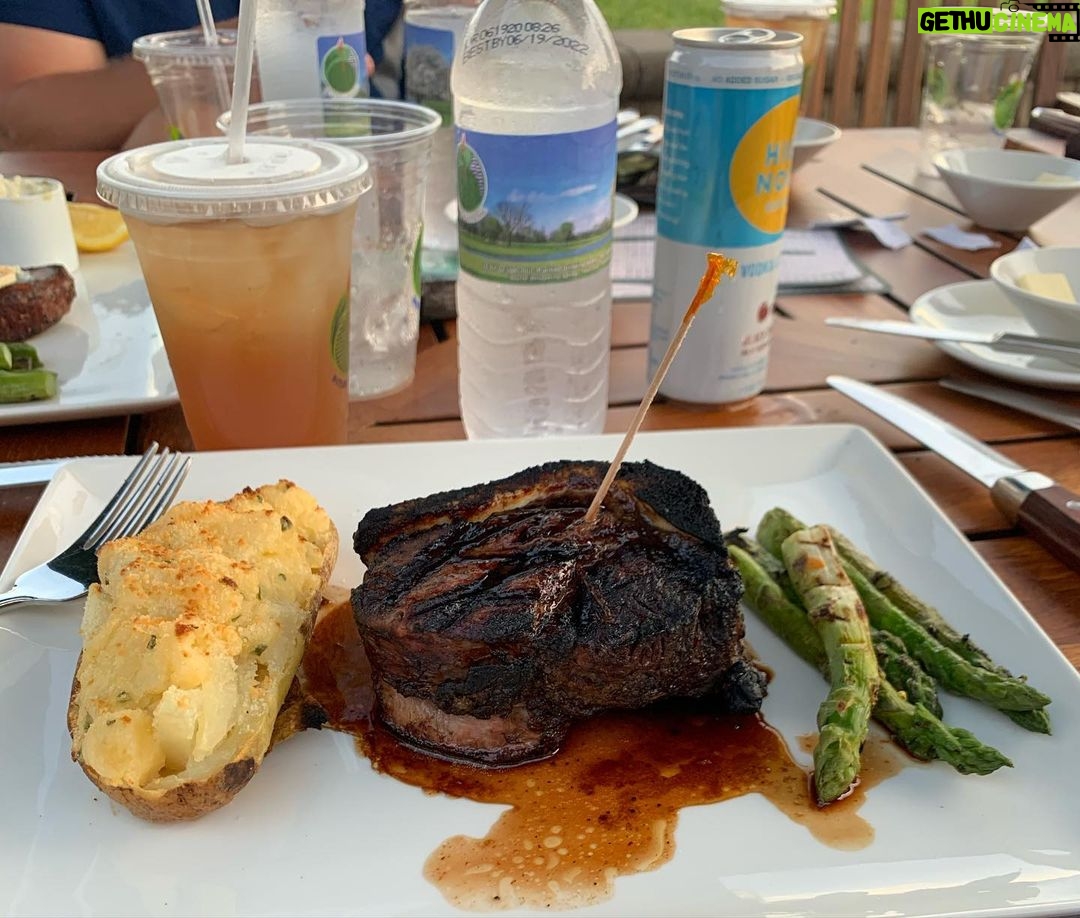 Johnny Manziel Instagram - Doesn’t. Get. Any. BETTER! Great friends, great weather, great cocktails... that’s a win in my book #StayBlessed Butler National Golf Club