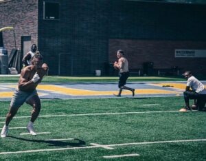 Johnny Manziel Instagram - Just keep grinding...no matter the odds