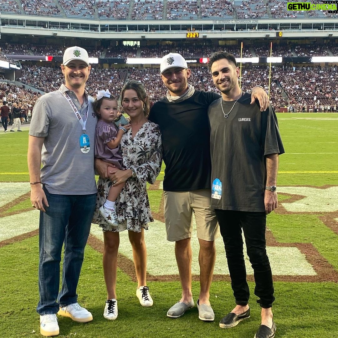 Johnny Manziel Instagram - 👍🏼 Kyle Field