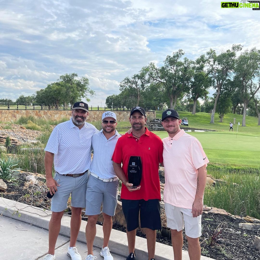 Johnny Manziel Instagram - Update: Still not the best golfer in the family Hillcrest Golf & Country Club