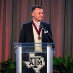 Johnny Manziel Instagram - Hall of Famers @aggiefootball 👍🏼 Kyle Field