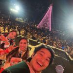 Johnny Yang Instagram - 哈哈哈哈 演員就是要體驗各種不同的生活 主持新北耶誕城☑️ 謝謝sandy carry我 也謝謝林莎 的sup 有不好的地方請多多包涵 因為我也不會改善 謝謝大家 晚安 ♥️♥️♥️ 板橋市政府 新北耶誕城