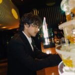Johnny Yang Instagram - 明明沒喝白蘭地 但這酒香是怎麼回事？ 今晚派對上認識派對咖Kilian Paris 除了奢華感十足還有趣 最愛聖木，也愛Kilian Paris 每天噴它，魅力無法擋 🖤🖤🖤 #kilianparis #kilianparistw #hogan @kilianparis @hoganbrand