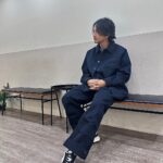Johnny Yang Instagram - #此時此刻 服裝：@simonerocha_ @simonerocha_tw 鞋：@pedroshoes_taiwan #pedroshoes_tw 造型： @eavecning @ningstyling 妝： @tsengkuowei 髮： @kimstarworld