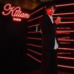 Johnny Yang Instagram - 明明沒喝白蘭地 但這酒香是怎麼回事？ 今晚派對上認識派對咖Kilian Paris 除了奢華感十足還有趣 最愛聖木，也愛Kilian Paris 每天噴它，魅力無法擋 🖤🖤🖤 #kilianparis #kilianparistw #hogan @kilianparis @hoganbrand