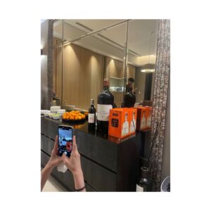 Johnny Yang Instagram - 嗨 2024 1/1 

沒有宿醉 帶孩子看了星願 🫶🏾🫶🏾🫶🏾