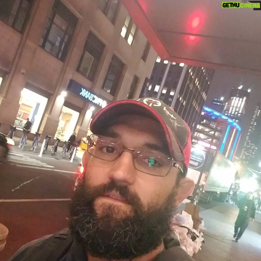 Johny Hendricks Instagram - Walking to the gym to get a run in. Times Square, New York City