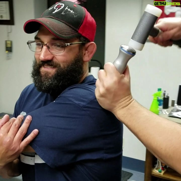 Johny Hendricks Instagram - Getting hammered by @dr.beauhightower #ufc #keephammering #oddlysatisfying #country #country #newyorkcity JacksonWink MMA