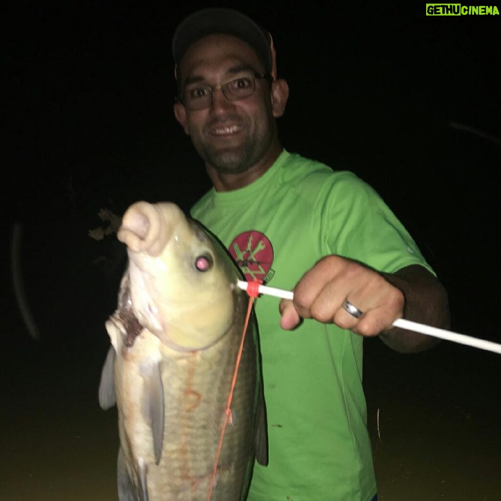 Johny Hendricks Instagram - Fishing pic from the other night. @bassproshops