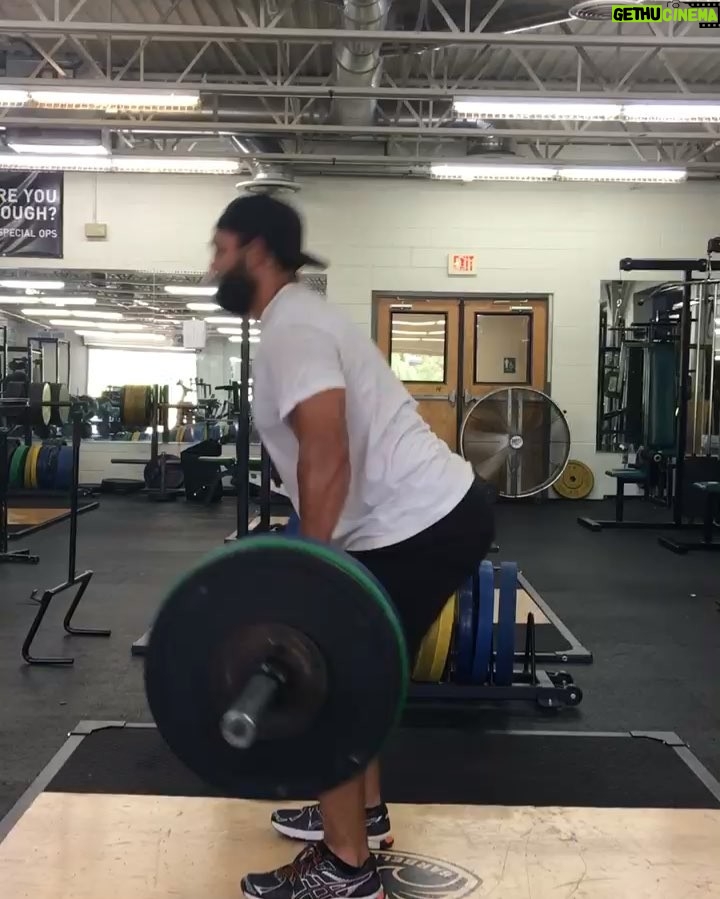Johny Hendricks Instagram - Getting after it in the weight room yesterday.