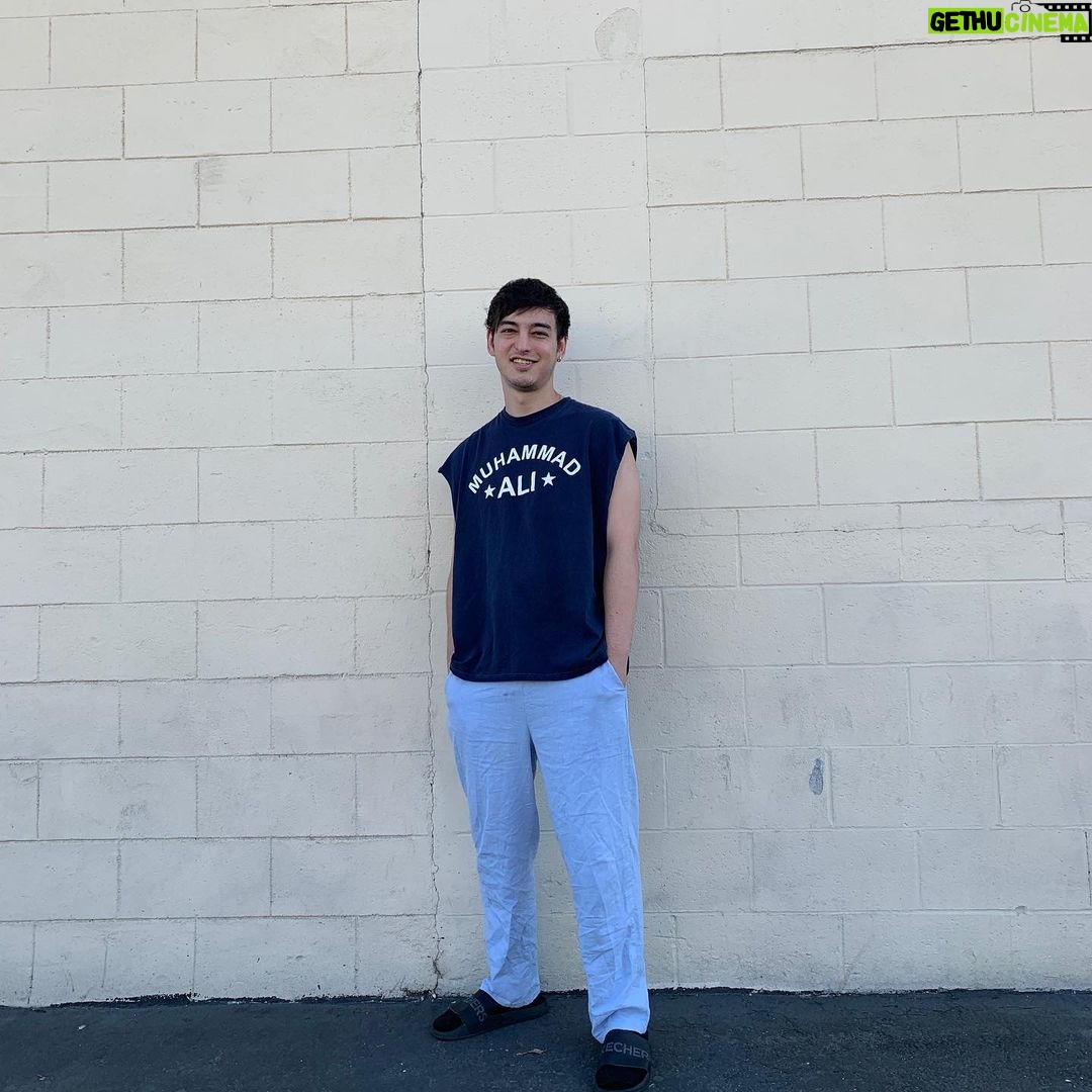 Joji - 776.1K Likes - its not a pee stain i swear