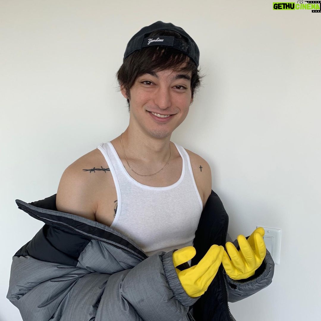 Joji - 1.1 Million Likes - dipping my nuts in 2020