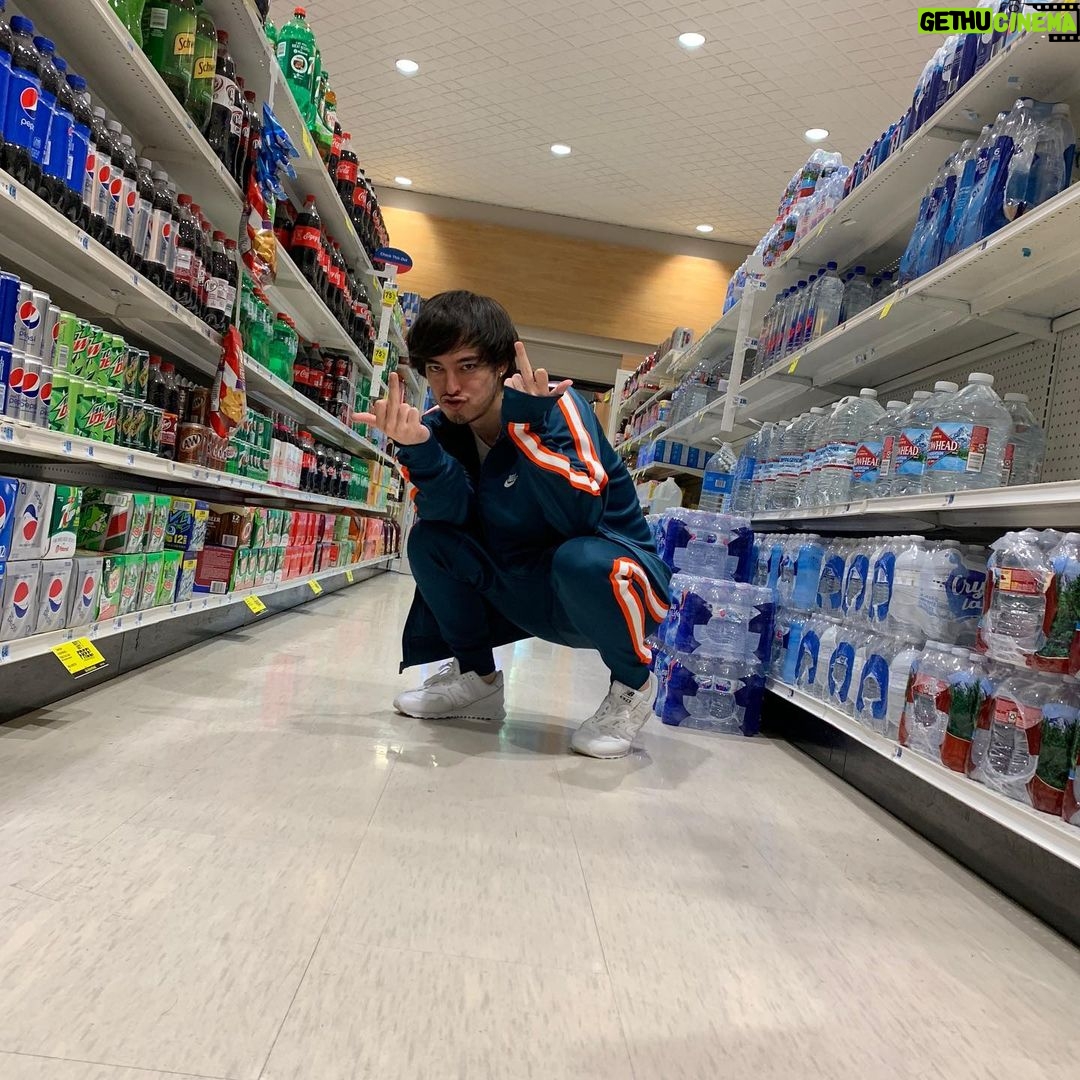 Joji - 864.1K Likes - s a n c