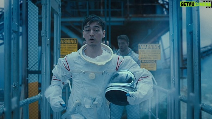 Joji Instagram - gimme love song and video out now 😌