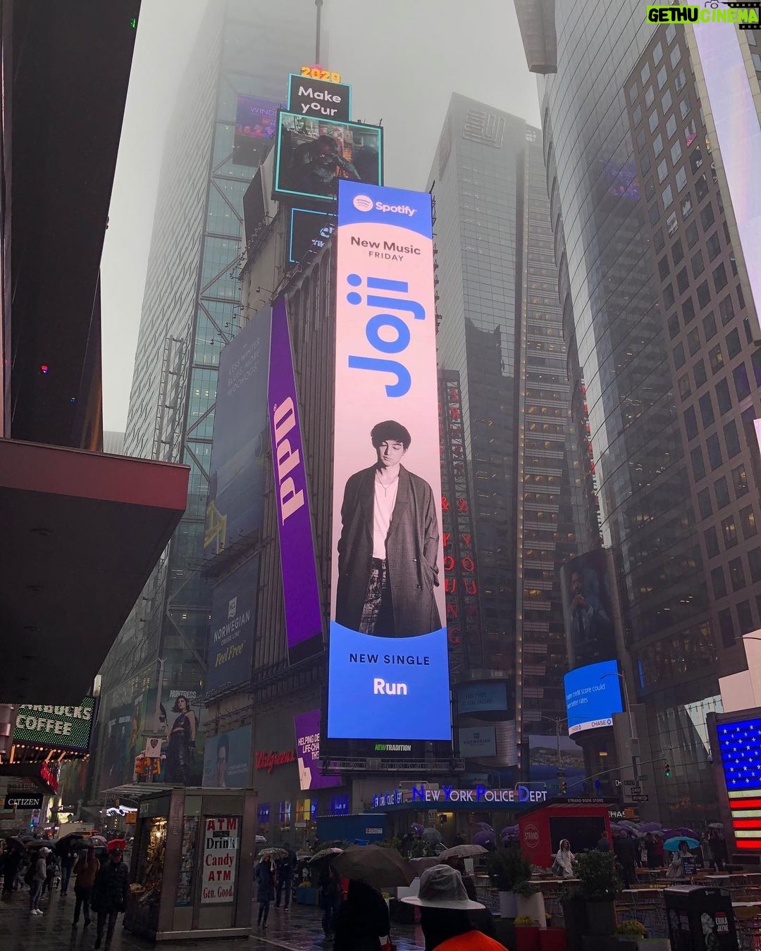 Joji - 821.4K Likes - @spotify