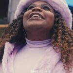 Jojo Todynho Instagram - Meus amores esse vídeo representa muita coisa pra mim!!! 🤩 🥳 É tanta emoção que eu não sei nem o que escrever aqui... 🥹 🥰 Tá esperando o que pra experimentar o #VejaDaJojo? Com duas fragrâncias diferentes, o meu Multiuso vai deixar sua casa com um perfume cheio de personalidade! É sucesso total!!! 💙❤️️🏠 #publi